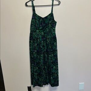 Torrid Green Sundress with Sleeveless Design and Spaghetti Strap Neckline